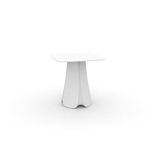 PEZZETINA Mesa 70x70x73 para exterior | VONDOM. Mesa de diseño moderno para jardín o terraza. Dimensiones: 70x70x73 Diseñado por Archirivolto Design. Fabricado en rotomoldeo de resina de polietileno de alta resistencia reforzada con fibra de vidrio y tratamiento UV.