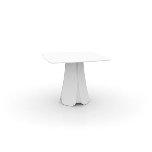 PEZZETINA Mesa 90x90x73 para exterior | VONDOM. Mesa de diseño moderno para jardín o terraza. Dimensiones: 90x90x73 Diseñado por Archirivolto Design. Fabricado en rotomoldeo de resina de polietileno de alta resistencia reforzada con fibra de vidrio y tratamiento UV.