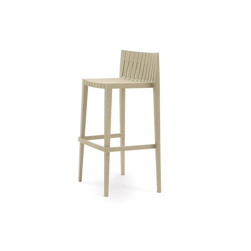 SPRITZ Taburete 50x46x97 Alto (4 Pack) Apilable para exterior | VONDOM. Taburete de diseño moderno para jardín o terraza. Dimensiones: 50x46x97 Diseñado por Archirivolto Design. Fabricado por inyección de resina de alta resistencia reforzada con fibra de vidrio y tratamiento UV.
