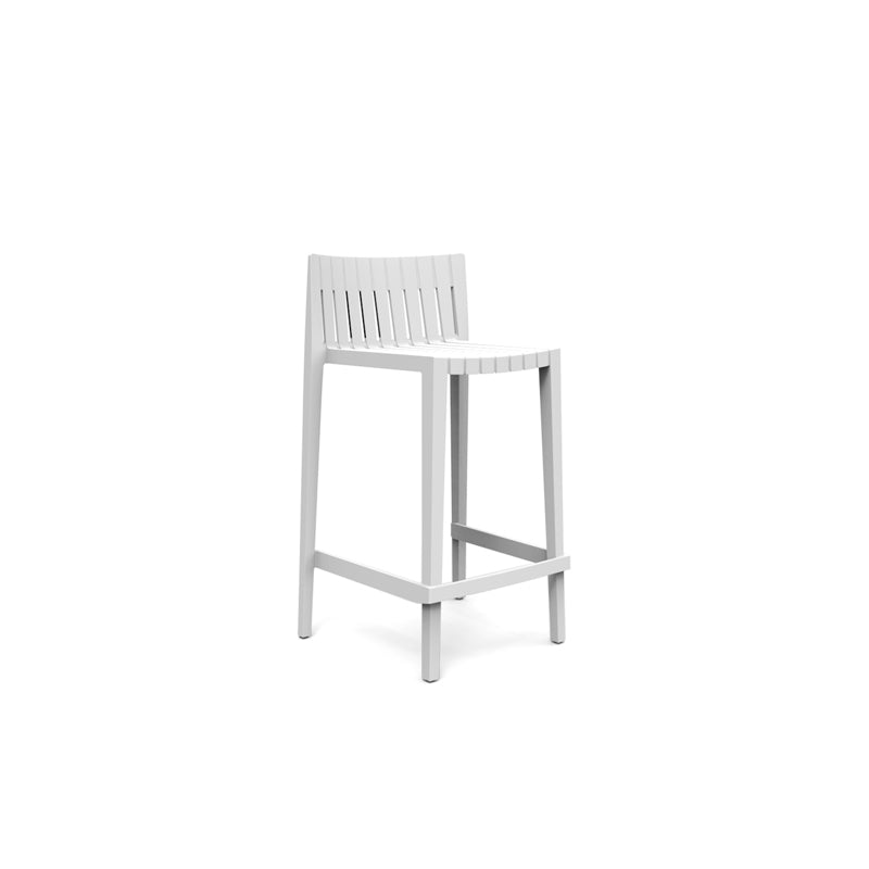 SPRITZ Taburete 50x45x87 Bajo (4 Pack) Apilable para exterior | VONDOM. Taburete de diseño moderno para jardín o terraza. Dimensiones: 50x46x87 Diseñado por Archirivolto Design. Fabricado por inyección de resina de alta resistencia reforzada con fibra de vidrio y tratamiento UV.