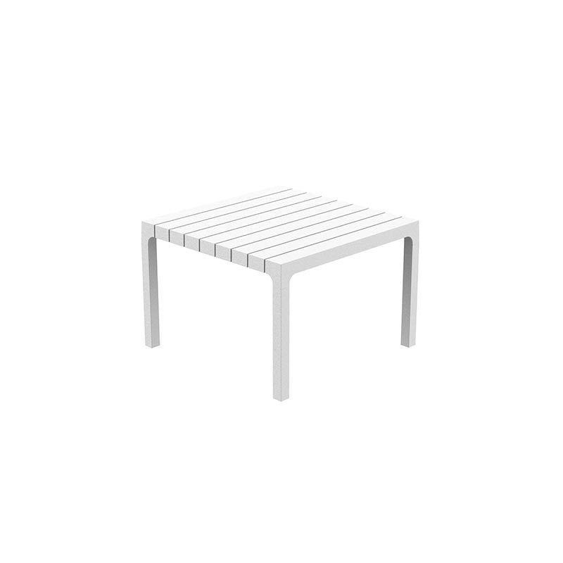 SPRITZ Mesa 59x59x40 Apilable para exterior | VONDOM. Mesa de diseño moderno para jardín o terraza. Dimensiones: 59x59x40 Diseñado por Archirivolto Design. Fabricado por inyección de resina de alta resistencia reforzada con fibra de vidrio y tratamiento UV.