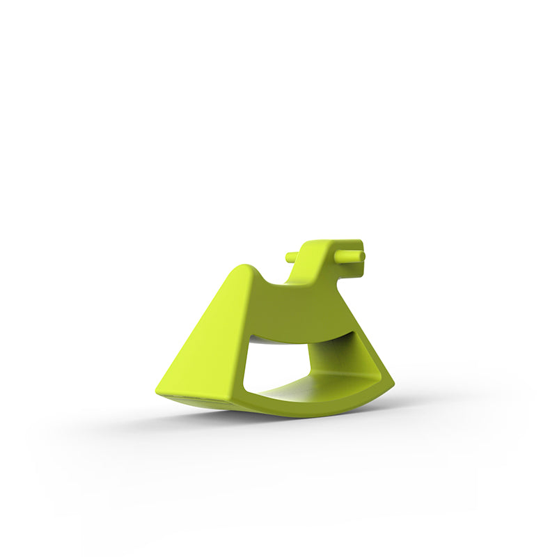 Silla de Exterior para decorar el jardín o la terraza. Diseñado por Eero Aarnio. Silla de diseño moderno fabricado en España. Resina de Polietileno de alta resistencia al exterior y al sol.