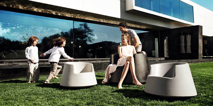 ROULETTE KIDS BALANCIN para exterior | VONDOM. Sillon - Butaca de diseño moderno para jardín o terraza. Dimensiones: 69x69x49 Diseñado por Eero Aarnio. Fabricado en rotomoldeo de resina de polietileno de alta resistencia reforzada con fibra de vidrio y tratamiento UV.