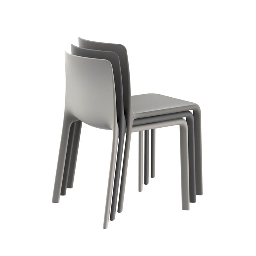 KES Silla 54x53x80 (4 Pack) Sin Brazos Apilable para exterior | VONDOM. Silla de diseño moderno para jardín o terraza. Dimensiones: 54x53x80 Diseñado por Buratti. Fabricado por inyección de resina de alta resistencia reforzada con fibra de vidrio y tratamiento UV.