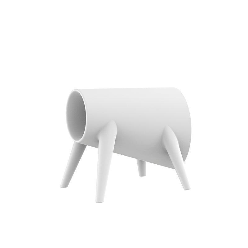 Silla de Exterior para decorar el jardín o la terraza. Diseñado por BUM-BUM Eugeni Quitllet. Silla de diseño moderno fabricado en España. Resina de Polietileno de alta resistencia al exterior y al sol.