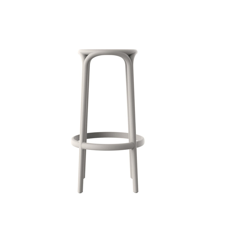 BROOKLYN Taburete Alto (4 Pack) Apilable para exterior | VONDOM. Taburete de diseño moderno para jardín o terraza. Dimensiones: 45x45x76 Diseñado por Eugeni Quitllet. Fabricado por inyección de resina de alta resistencia reforzada con fibra de vidrio y tratamiento UV.