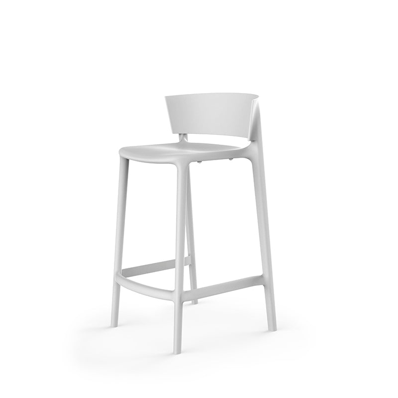 AFRICA Taburete Bajo (4 Pack) Apilable para exterior | VONDOM. Taburete de diseño moderno para jardín o terraza. Dimensiones: 48x47x85 Diseñado por Eugeni Quitllet. Fabricado por inyección de resina de alta resistencia reforzada con fibra de vidrio y tratamiento UV.