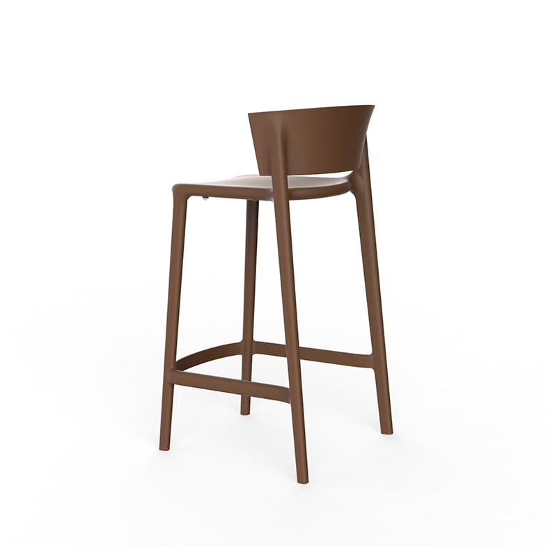 AFRICA Taburete Bajo (4 Pack) Apilable para exterior | VONDOM. Taburete de diseño moderno para jardín o terraza. Dimensiones: 48x47x85 Diseñado por Eugeni Quitllet. Fabricado por inyección de resina de alta resistencia reforzada con fibra de vidrio y tratamiento UV.