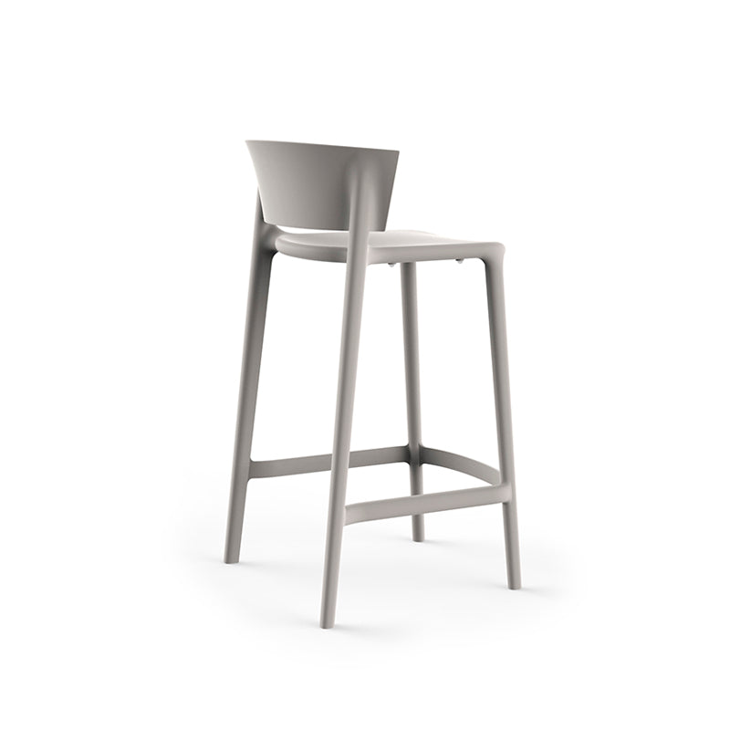 AFRICA Taburete Bajo (4 Pack) Apilable para exterior | VONDOM. Taburete de diseño moderno para jardín o terraza. Dimensiones: 48x47x85 Diseñado por Eugeni Quitllet. Fabricado por inyección de resina de alta resistencia reforzada con fibra de vidrio y tratamiento UV.