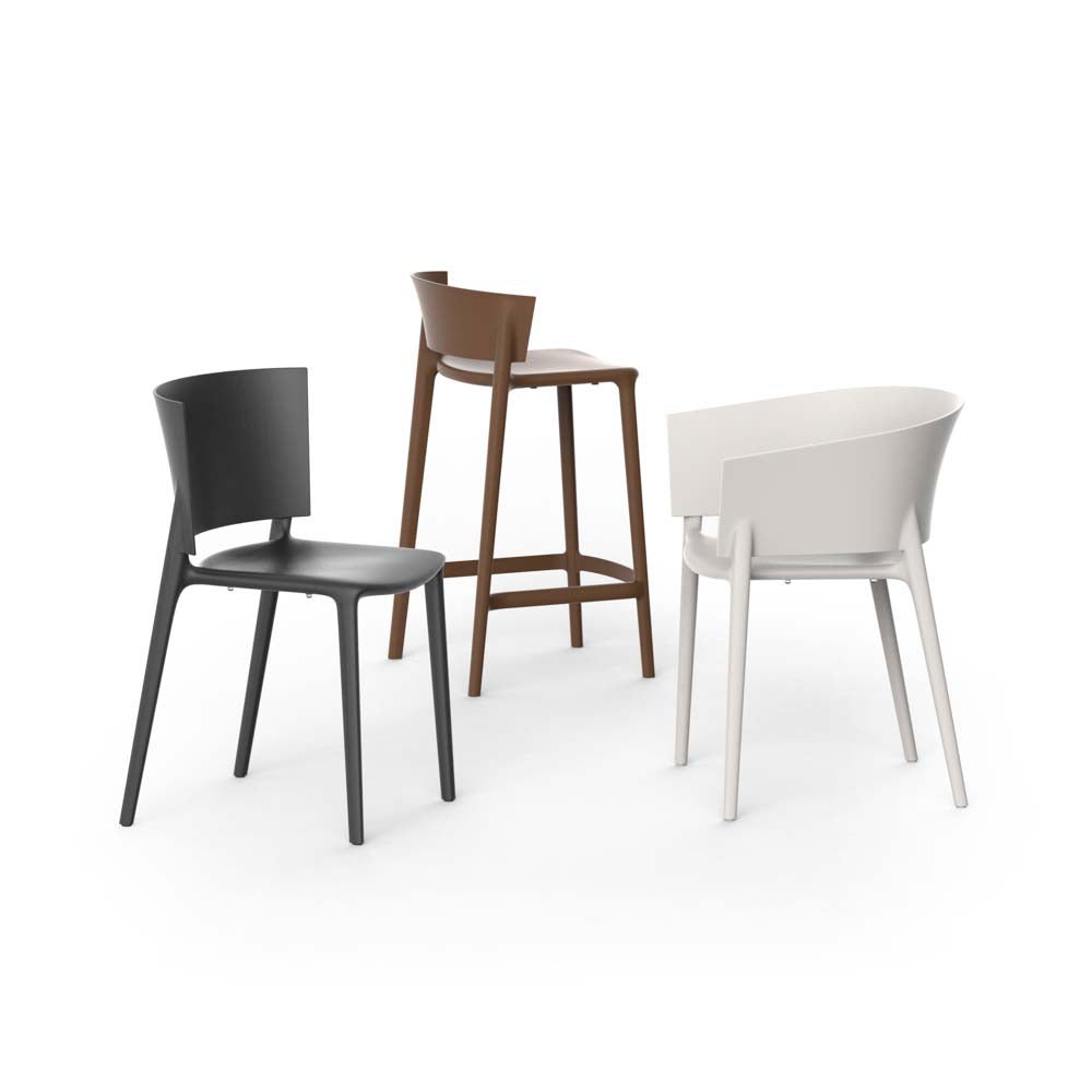 AFRICA Silla 52x51x80 (4 Pack) Sin Brazos Apilable para exterior | VONDOM. Silla de diseño moderno para jardín o terraza. Dimensiones: 52x51x80 Diseñado por Eugeni Quitllet. Fabricado por inyección de resina de alta resistencia reforzada con fibra de vidrio y tratamiento UV.
