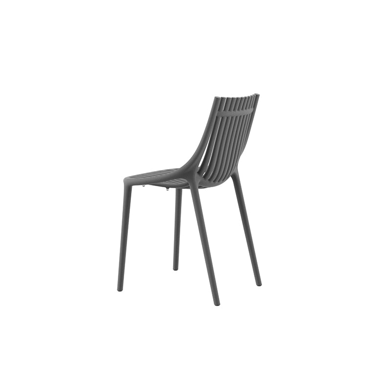 IBIZA Silla (4 Pack) Sin Brazos Apilable para exterior | VONDOM. Silla de diseño moderno para jardín o terraza. Dimensiones: 46x51x81 Diseñado por Eugeni Quitllet. Fabricado por inyección de resina de alta resistencia reforzada con fibra de vidrio y tratamiento UV.