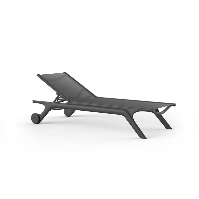 AFRICA Tumbona (2 Pack) Apilable con Respaldo Reclinable para exterior | VONDOM. Tumbona de diseño moderno para jardín o terraza. Dimensiones: 195x75x40 Diseñado por Eugeni Quitllet. Fabricado por inyección de resina de alta resistencia reforzada con fibra de vidrio y tratamiento UV.