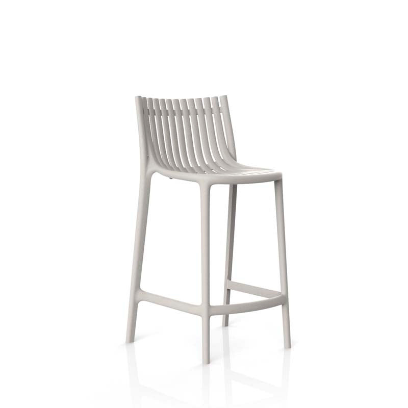 Ibiza Taburete 65cm (4 Pack) Apilable para exterior | VONDOM. Taburete de diseño moderno para jardín o terraza. Dimensiones: 49x47x93 Diseñado por Eugeni Quitllet. Fabricado por inyección de resina de alta resistencia reforzada con fibra de vidrio y tratamiento UV.