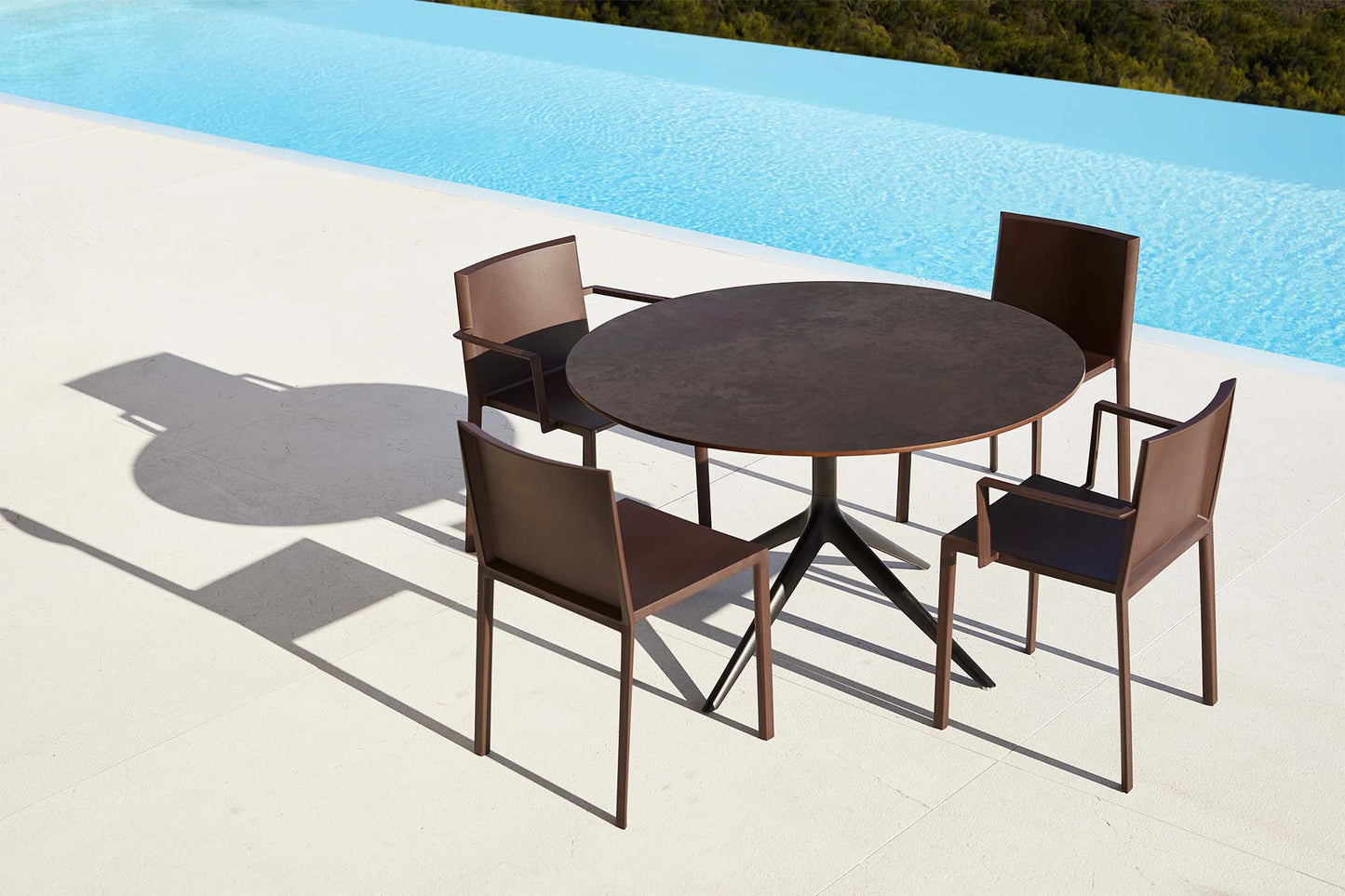QUARTZ Chair with Arms