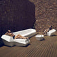 FAZ Chaiselongue para exterior | VONDOM. Taburete de diseño moderno para jardín o terraza. Dimensiones: 90x85x32 Diseñado por Ramón Esteve. Fabricado en rotomoldeo de resina de polietileno de alta resistencia reforzada con fibra de vidrio y tratamiento UV.