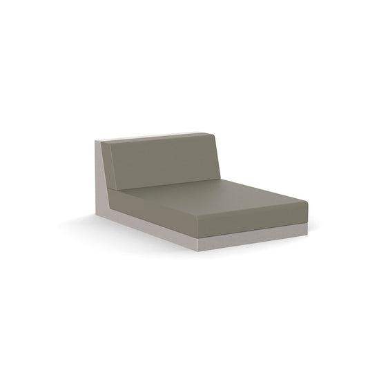 PIXEL Chaiselongue para exterior | VONDOM. Sofa Modular de diseño moderno para jardín o terraza. Dimensiones: 100x151x63 Diseñado por Ramón Esteve. Fabricado en rotomoldeo de resina de polietileno de alta resistencia reforzada con fibra de vidrio y tratamiento UV.