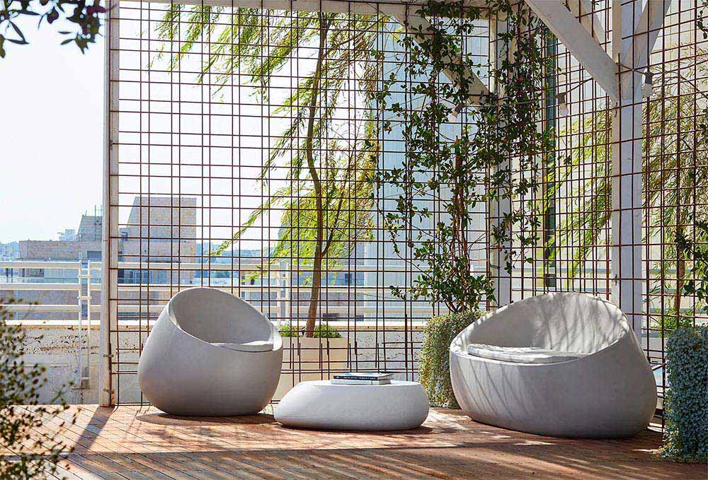 STONE Sofa 200x83x78 para exterior | VONDOM. Sofa de diseño moderno para jardín o terraza. Dimensiones: 200x82x78 Diseñado por Stefano Giovannoni. Fabricado en rotomoldeo de resina de polietileno de alta resistencia reforzada con fibra de vidrio y tratamiento UV.